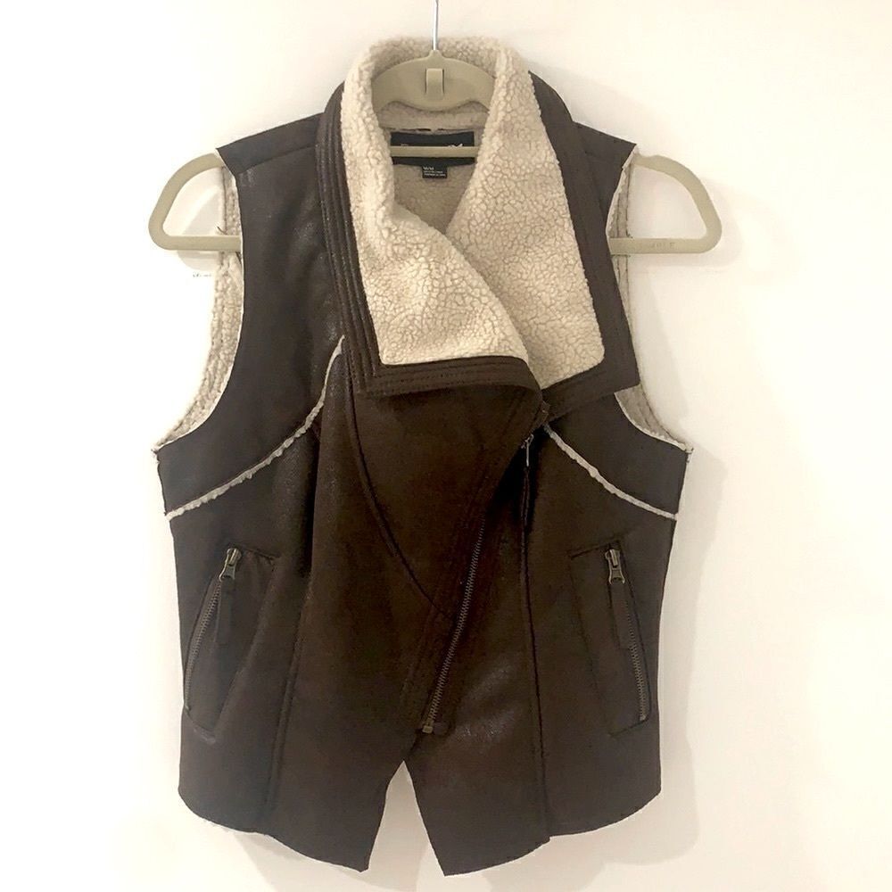✨Like New* Faux Shearling Leather Vest